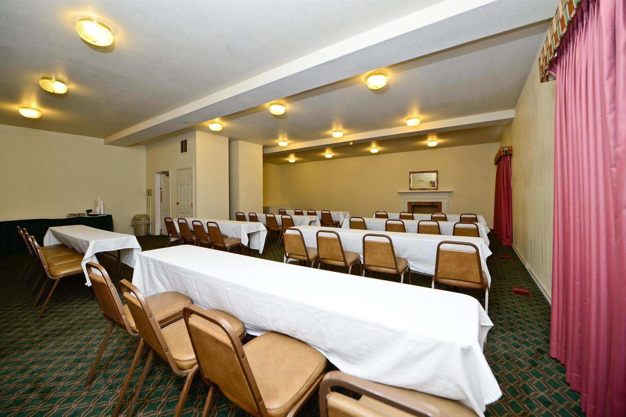 Days Inn And Suites By Wyndham Sikeston İş olanakları fotoğraf